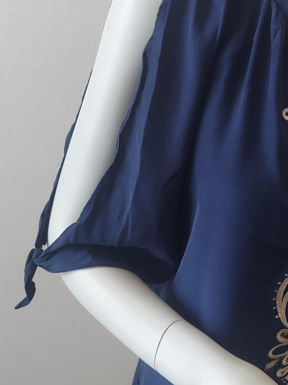 Lilly Pulitzer Navy Tunic with Cream Embroidered Neckline - Picture 5 of 9